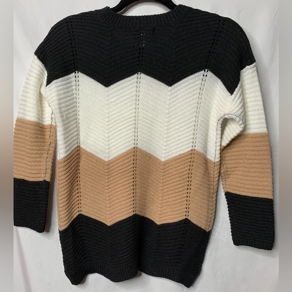 3/$20 Full Circle Trends Stylish Chevron Knit Sweater - Black, White, & Tan XL - Picture 4 of 11